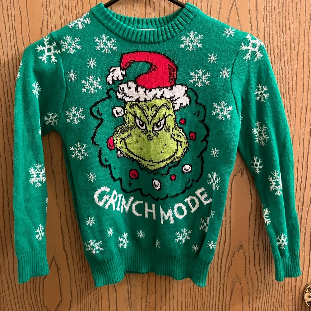 “UGLY SWEATER”